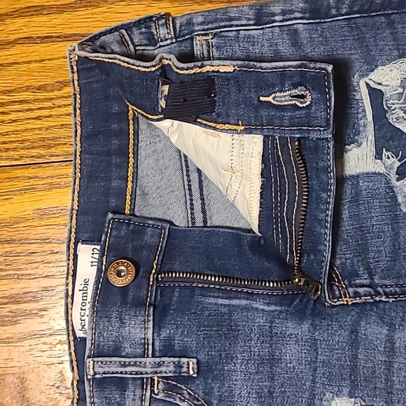 Abercrombie Kids Blue Distressed Denim High Rise Bike Shorts - Girl's 11/12 - Picture 6 of 10